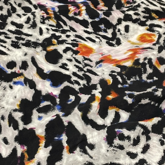 Parker 100% silk faux wrap sleeveless animal print top - Picture 7 of 7